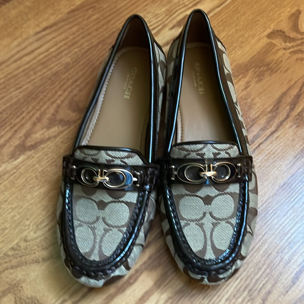 Coach flats